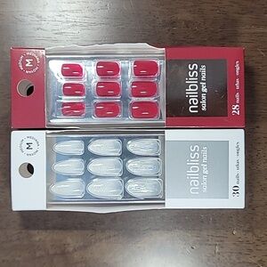 Dashing Diva NailBliss -Salon Gel Nails - Red and White - Medium Length NIB
